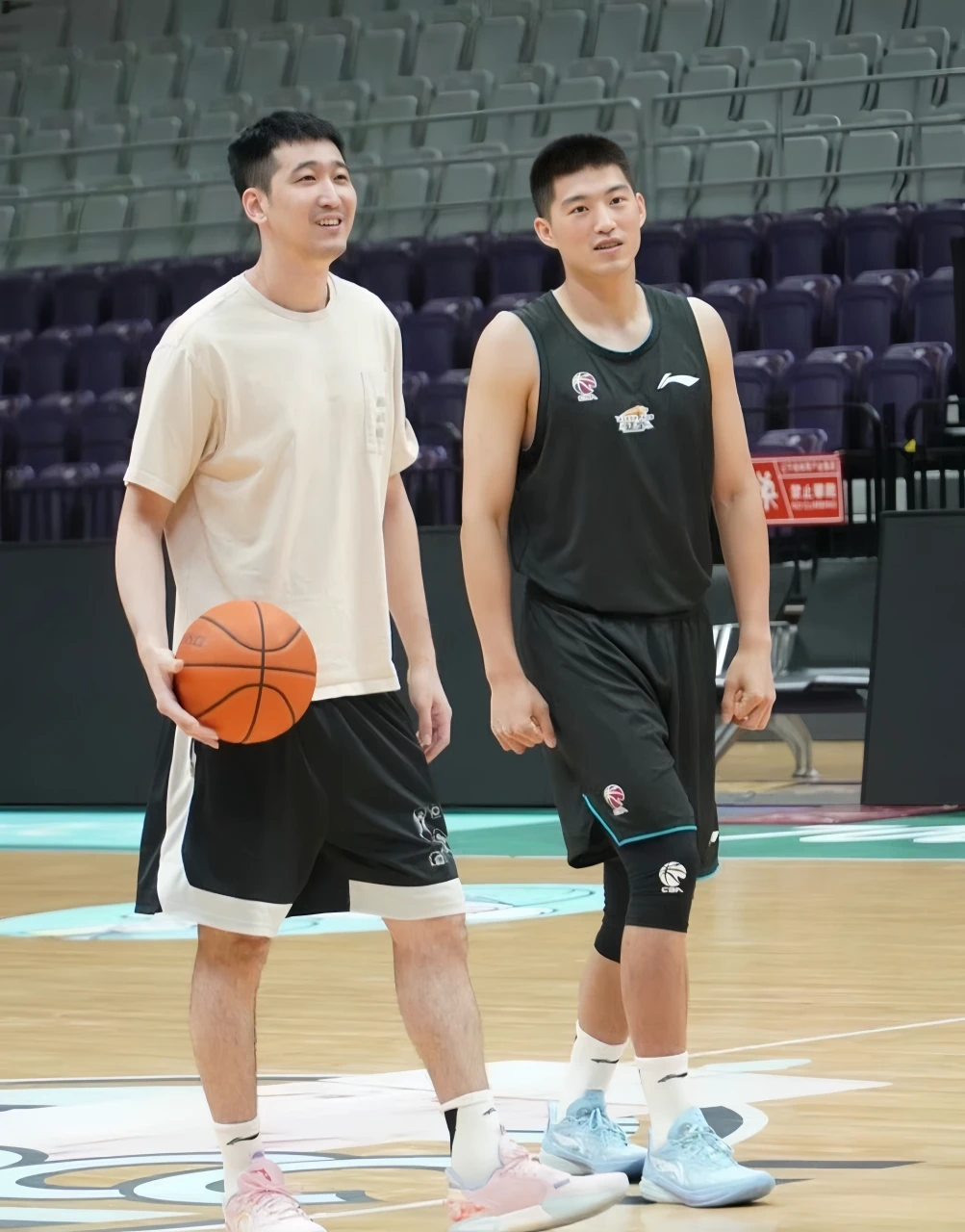 青少年学生篮球训练营发言稿_2